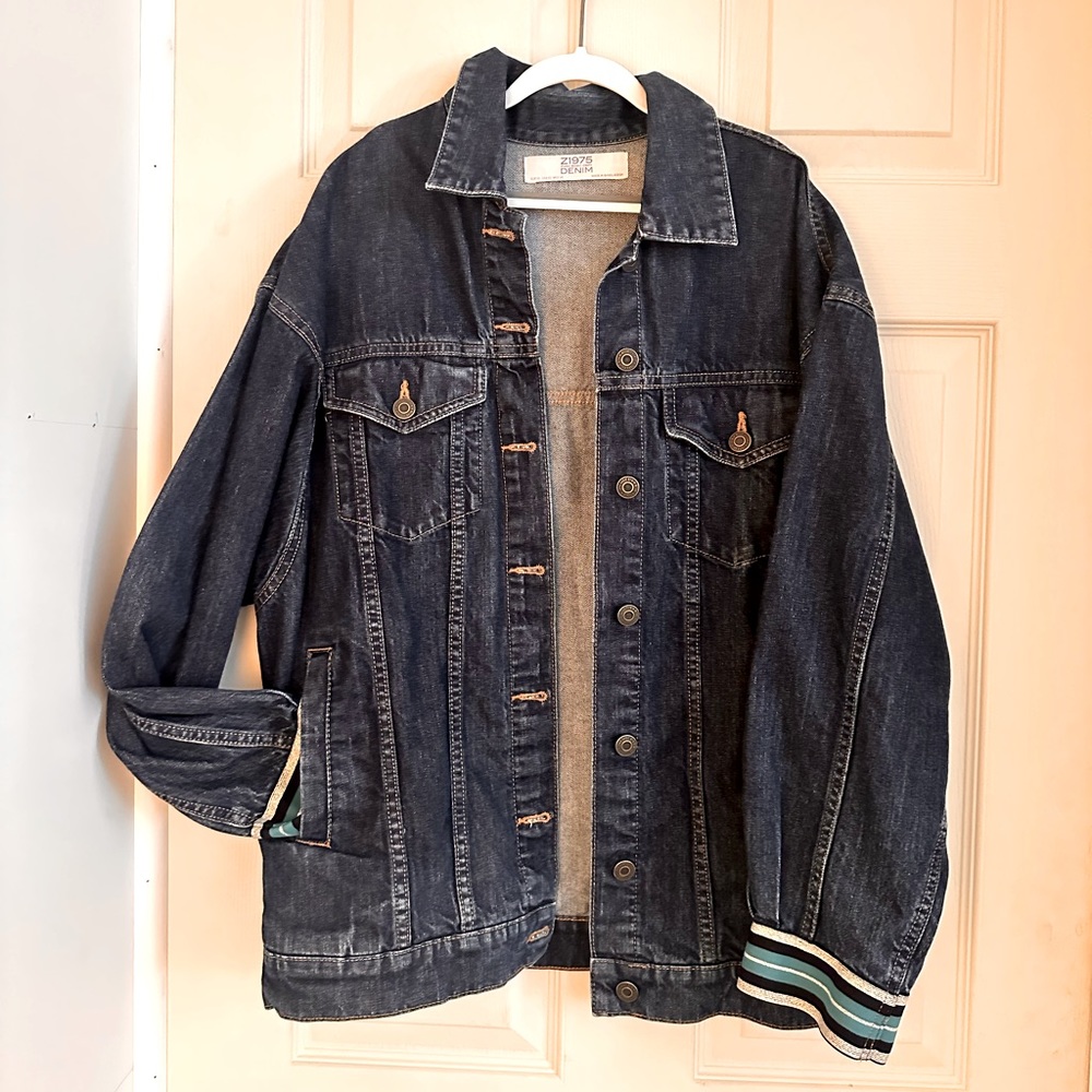 Zara denim jacket - size XS (fits XS-M)